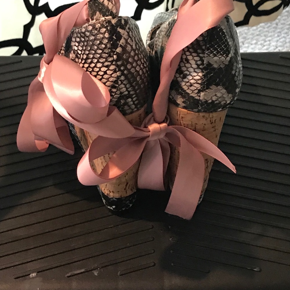 Display wedge🤩 - Picture 3 of 5